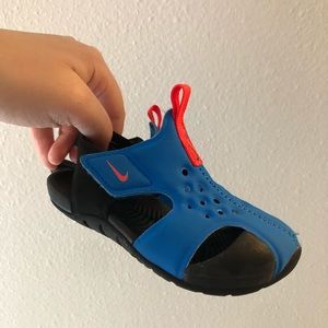 Nike Toddler Sandals Size 7